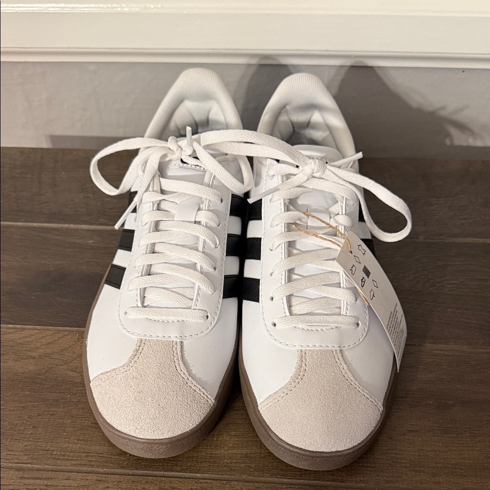 Adidas court